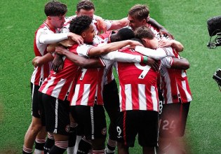 Μπρέντφορντ – Μάντσεστερ Γιουνάιτεντ 3-1: Οι «μέλισσες»… βύθισαν κι άλλο τους «κόκκινους διαβόλους» (vid)