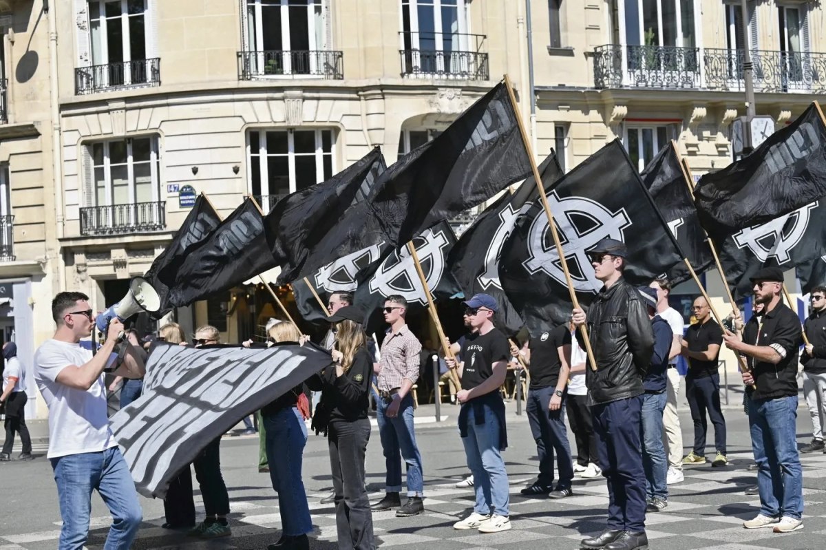 Γαλλία: Πώς οι νεοφασίστες θέλουν να διεισδύσουν στις κινητοποιήσεις – Η φαντασίωσή τους για «πραξικόπημα»