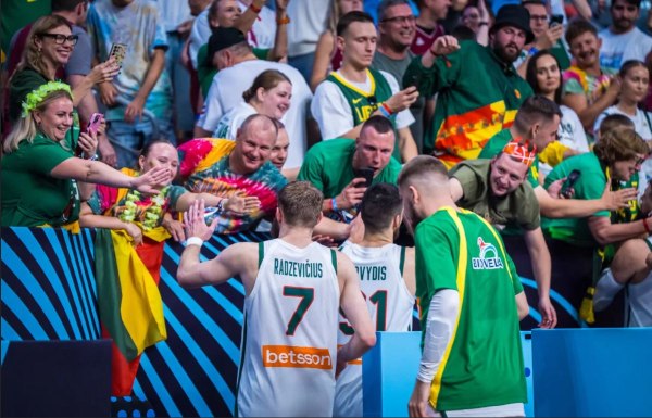 Οι Λιθουανοί εξαντλούν τα εισιτήρια του αγώνα με την Ελλάδα
