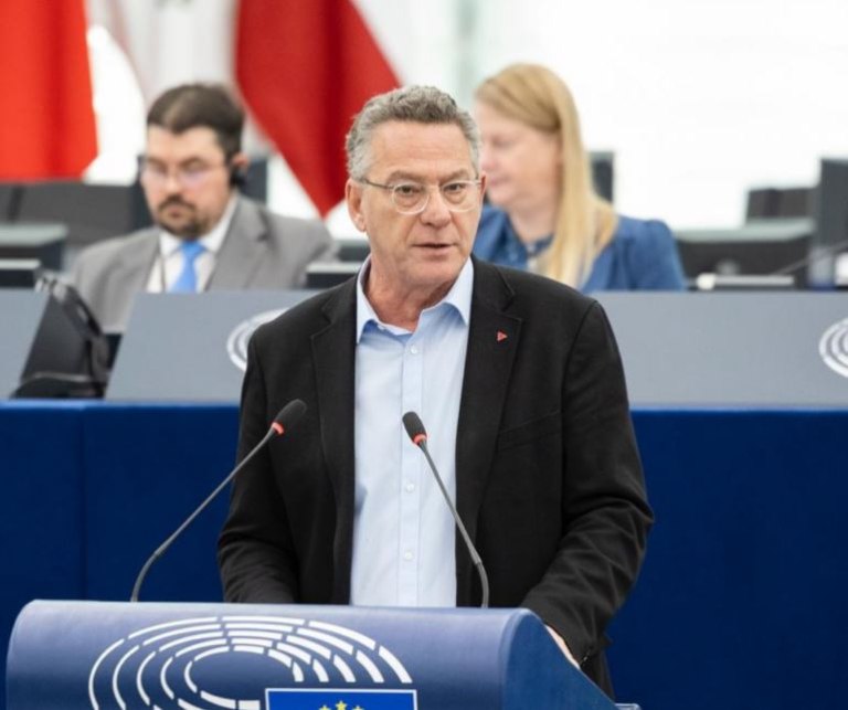 Αρβανίτης για 13ωρο: Η κυβέρνηση κόβει και ράβει υπέρ των εργοδοτών και των κερδών τους