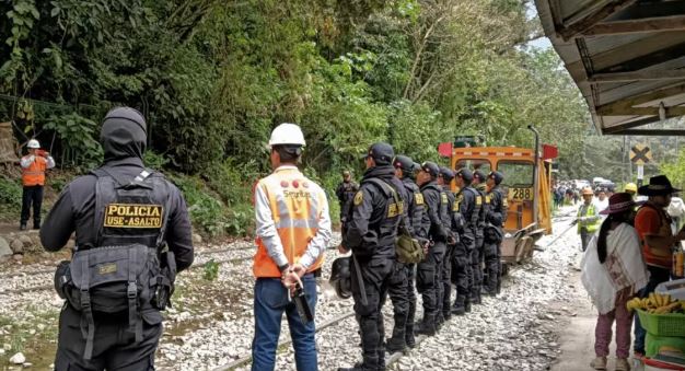 Περού: Συγκρούσεις της αστυνομίας με διαδηλωτές που είχαν κλείσει το δρόμο προς Μάτσου Πίτσου