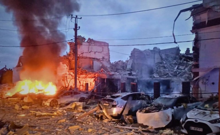 Ουκρανία: Ένα 12χρονο κορίτσι ανάμεσα στους νεκρούς στο Κίεβο – Τι λέει ο Ζελένσκι