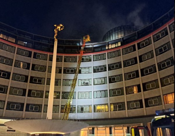 Λονδίνο: Πυρκαγιά σε εννιαώροφο κτίριο στο White City – Επιχειρούν 100 πυροσβέστες