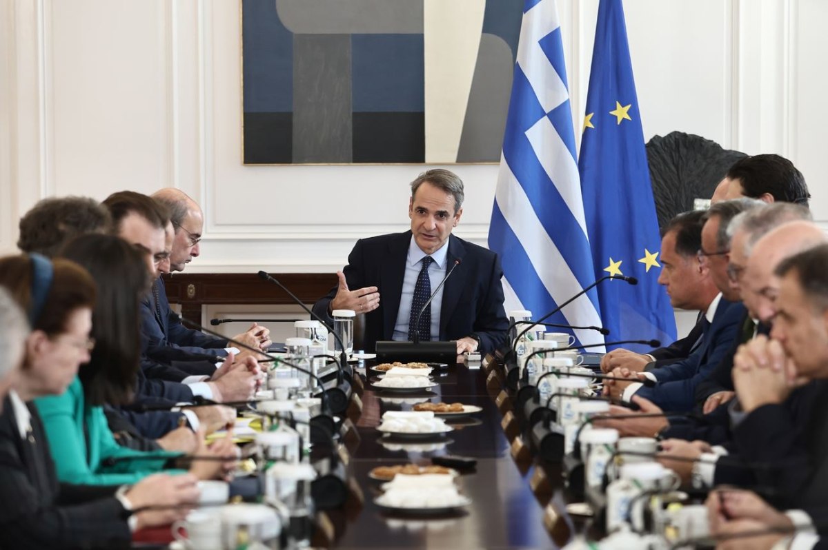 Αγώνας δρόμου για το Μαξίμου απέναντι σε ανεκπλήρωτες προσδοκίες και εσωκομματική γκρίνια