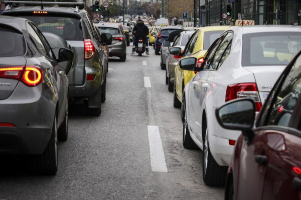 Λεωφόρος Συγγρού: Ατύχημα με σχολικό λεωφορείο, επέβαινε μόνο ο οδηγός