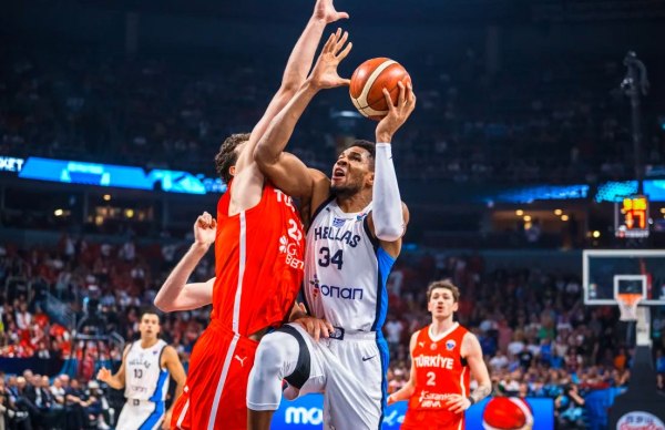 Τους πέρασε όλους και κάρφωσε με δύναμη ο Γιάννης Αντετοκούνμπο (vid)