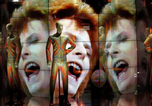 Το κύκνειο άσμα του Ντέιβιντ Μπόουι; Ανέκδοτο μιούζικαλ στη θεατρική σκηνή