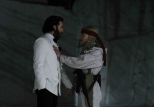 «Sacrifice»: Ο Κρις Έβανς και η Άνια Τέιλορ-Τζόι μιλούν για τα γυρίσματα στη Σαντορίνη – «Θαυμάζεις τη μαγεία»