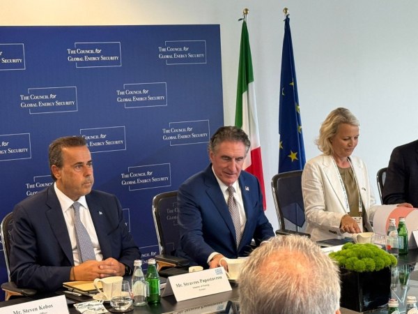 Παπασταύρου: Η Ελλάδα σημαντικός ενεργειακός κόμβος στην Αν. Μεσόγειο – Μεγάλη ευκαιρία ο Κάθετος Διάδρομος