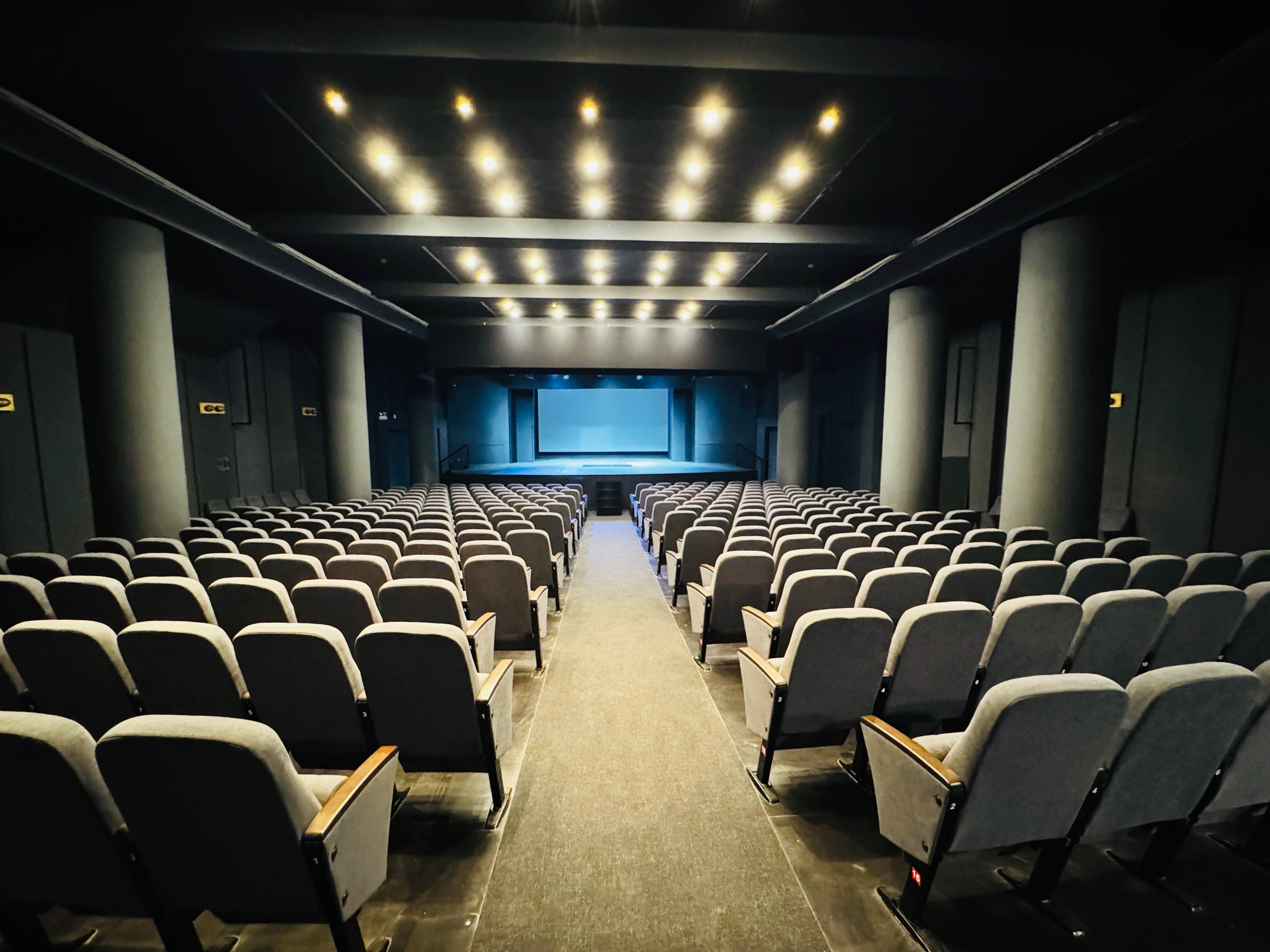 Θέατρο Άλφα Ληναίος Φωτίου: Το ιστορικό θέατρο της οδού Πατησίων ανακαινίστηκε πλήρως