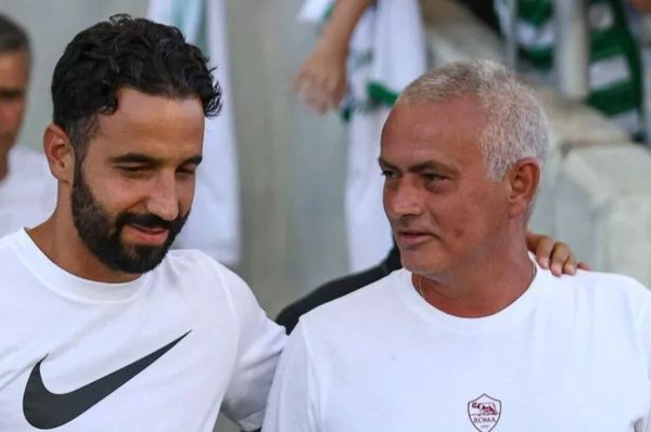 Η υπόκλιση του Αμορίμ στον Μουρίνιο: «Αν δεν ήταν αυτός, δεν θα ήμουν στον πάγκο της Γιουνάιτεντ»