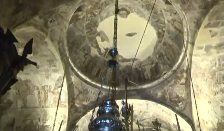 Καλάβρυτα: Ο ηγούμενος του Μεγάλου Σπηλαίου ήθελε να πουλήσει και… τοιχογραφίες της μονής