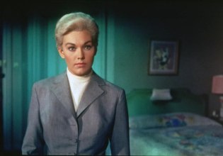 Η Κιμ Νόβακ επιστρέφει στο προσκήνιο 60 χρόνια αφότου είπε ένα συνειδητό «αντίο» στο Χόλιγουντ