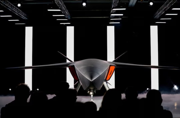 Γερμανική εταιρεία παρουσίασε μαχητικό drone που λειτουργεί με ΑΙ