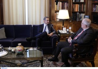 Μητσοτάκης αποθεώνει… Μητσοτάκη για τις εξαγγελίες στη ΔΕΘ – Τι είπε στη συνάντηση με Τασούλα