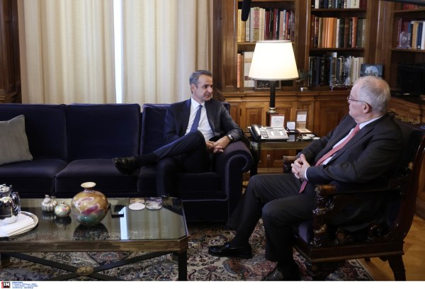 Μητσοτάκης αποθεώνει… Μητσοτάκη για τις εξαγγελίες στη ΔΕΘ – Τι είπε στη συνάντηση με Τασούλα