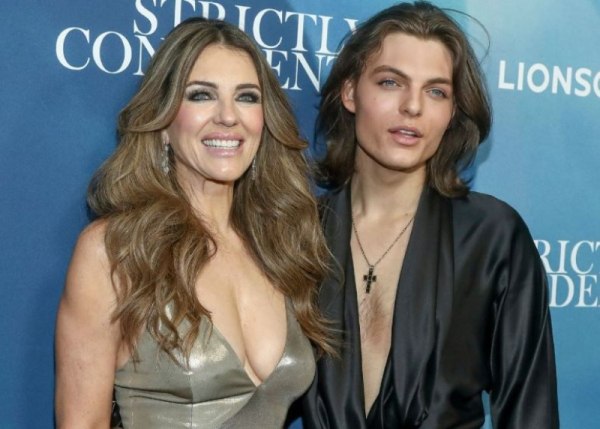 Ελίζαμπεθ Χάρλεϊ: Ο γιος της Ντάμιαν κάνει βόλτες στα Ματογιάννια – Η απίστευτη ομοιότητα με τη μητέρα του