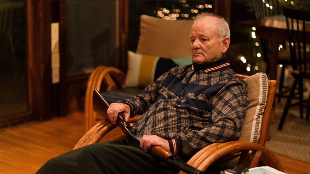 Riff Raff – Η επιστροφή του Μπιλ Μάρεϊ και το σκοτεινό πλην οικείο χάος μιας «ντεμί» κωμωδίας