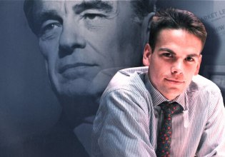 Δυναστεία Μέρντοχ: Το παιχνίδι του θρόνου έληξε με τον Λάχλαν ηγέτη των «ματωμένων» media