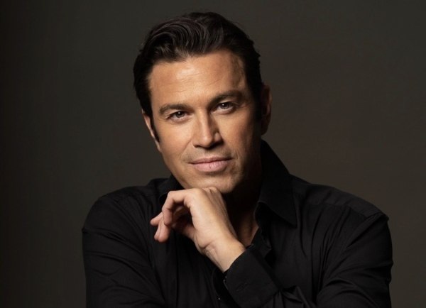 Ο Μάριος Φραγκούλης τιμά τα 100 Χρόνια του Οικουμενικού Μίκη Θεοδωράκη στο Ηρώδειο