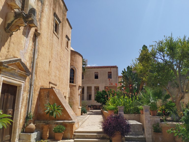 Μαφία στην Κρήτη: Ιερωμένοι έδιναν και εντολές… ξυλοδαρμών