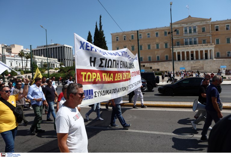 Ταξί: Δεύτερη μέρα κινητοποιήσεων – Συγκέντρωση στις 10:00 και αυτοκινητοπορεία προς το υπ. Μεταφορών
