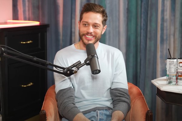 Ο Πιτ Ντέιβιντσον αποκαλύπτει τον μεγαλύτερο φόβο που είχε η μητέρα του, όσο βρισκόταν σε κέντρο αποτοξίνωσης