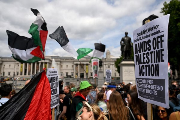 Πάνω από 425 συλλήψεις σε διαδήλωση κατά της απαγόρευσης της Palestine Action στο Λονδίνο