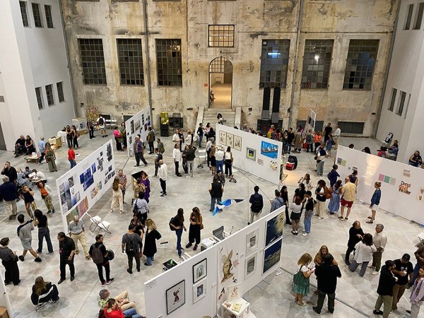 Platforms Project 2025: Εικαστικοί από 25 χώρες γεμίζουν με χρώμα και φαντασία το κέντρο της Αθήνας