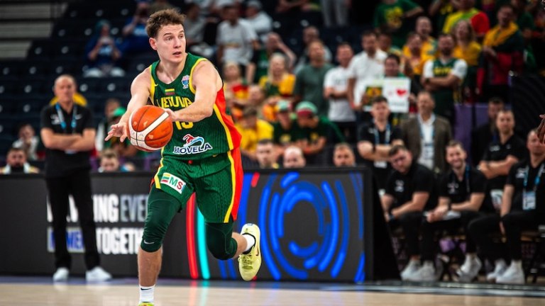 Σημαντική απώλεια για την Λιθουανία – Εκτός ο Γιοκουμπάιτις με σοβαρό τραυματισμό