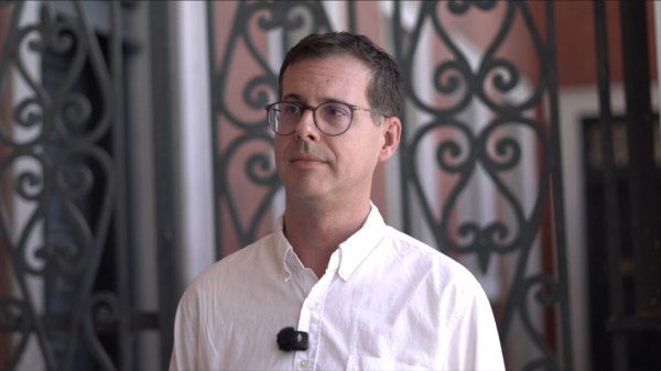 Νικ Διακόπουλος: Η τεχνητή νοημοσύνη είναι εργαλείο στην ενημέρωση – να σκεφτόμαστε κριτικά και να ελέγχουμε