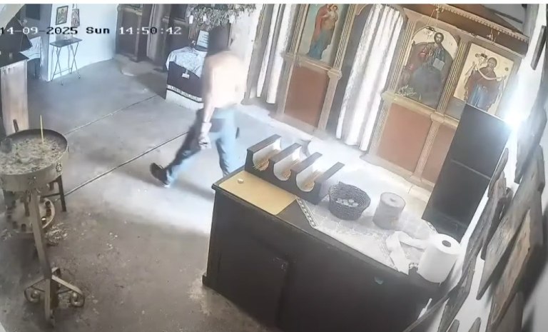 Σοκαριστικό βίντεο: Ημίγυμνος άνδρας μπήκε σε Μονή της Κρήτης και προσπάθησε να κλέψει το παγκάρι