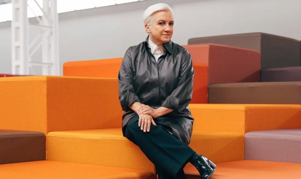 Η Silvia Venturini Fendi αποχωρεί από τη θέση της καλλιτεχνικής διευθύντριας του οίκου μόδας – «Η τέχνη του να μοιράζεσαι»