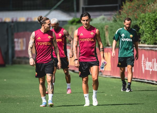 Κώστας Τσιμίκας: Προπονήθηκε με τη Ρόμα για πρώτη φορά (pics)