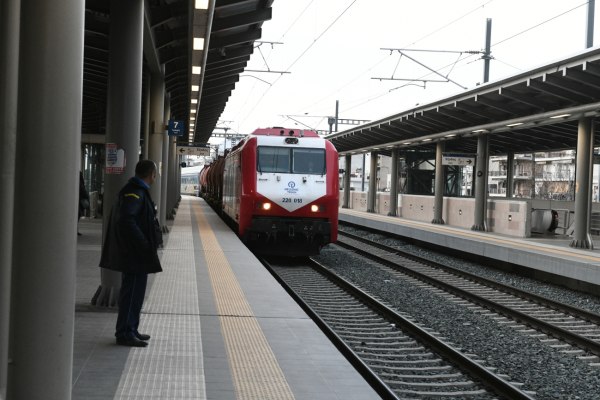 Φθιώτιδα: Βλάβη στην τηλεδιοίκηση ακινητοποίησε τρένο για πάνω από μιάμιση ώρα στην Τιροθέα