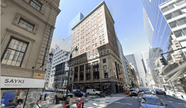 Γιατί ο Mr. Zara πούλησε κτίριο γραφείων με ζημία 60%