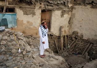 Σεισμός στο Αφγανιστάν: Πάνω από 800 νεκροί και εκατοντάδες τραυματίες – Πολλοί κάτοικοι παραμένουν παγιδευμένοι