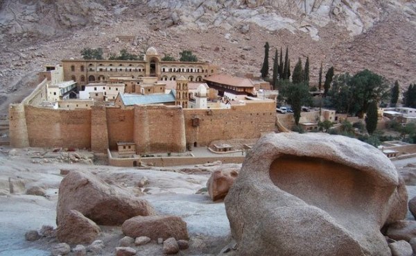 Παρέμβαση από το Πατριαρχείο Ιεροσολύμων για τη Μονή Σινά – Για εξηγήσεις καλείται ο Αρχιεπίσκοπος Δαμιανός