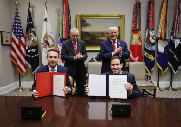 Λευκός Οίκος: Συμφωνία συνήψαν Τουρκία και ΗΠΑ για συνεργασία στην πυρηνική τεχνολογία