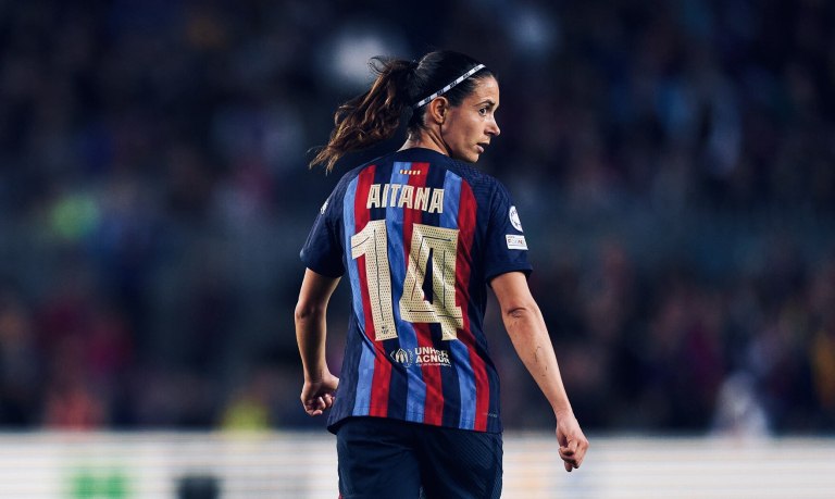 Αϊτάνα Μπονματί: Η φανέλα με το 14 (pics, vids)