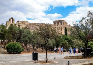 Ακρόπολη: Αποκαθίσταται και αποδίδεται επισκέψιμο το μυκηναϊκό τείχος, στο ανατολικό τμήμα