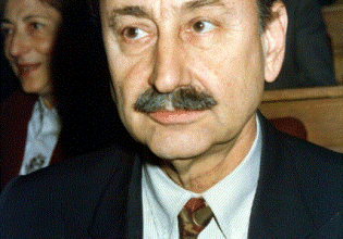 Τηλέμαχος Αλαβέρας: Γραφή ρέουσα, αεικίνητη