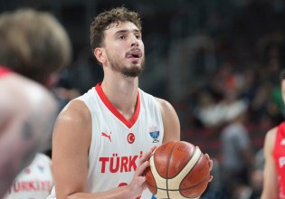 Γίνεται… χαμός στα social με τον Σενγκούν – Ο Τούρκος που προκάλεσε «παίζει» στους Απαράδεκτους (pics)