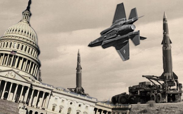 Ξέφυγε από το 1 τρισ. δολ. ο προϋπολογισμός των ΗΠΑ για άμυνα – «Ούτε στο απόγειο του Ψυχρού Πολέμου τόσα χρήματα»