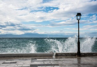 Καιρός: Θυελλώδεις βόρειοι άνεμοι στο Αιγαίο – Ξεπέρασαν τα 100 km/h οι ριπές ανέμου στην Αττική