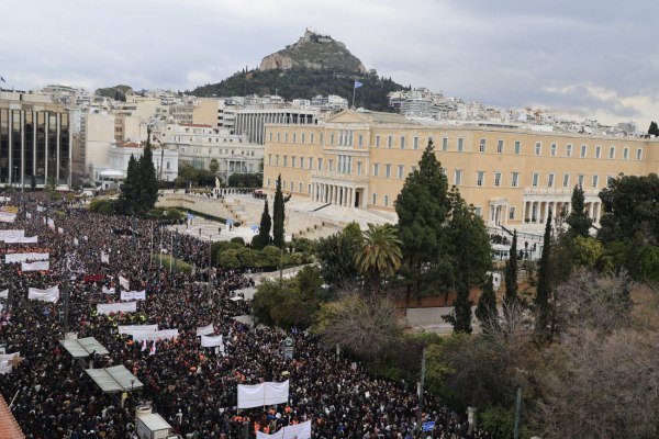Πανελλαδική απεργία κατά του εργασιακού νομοσχεδίου – Όχι στο 13ωρο