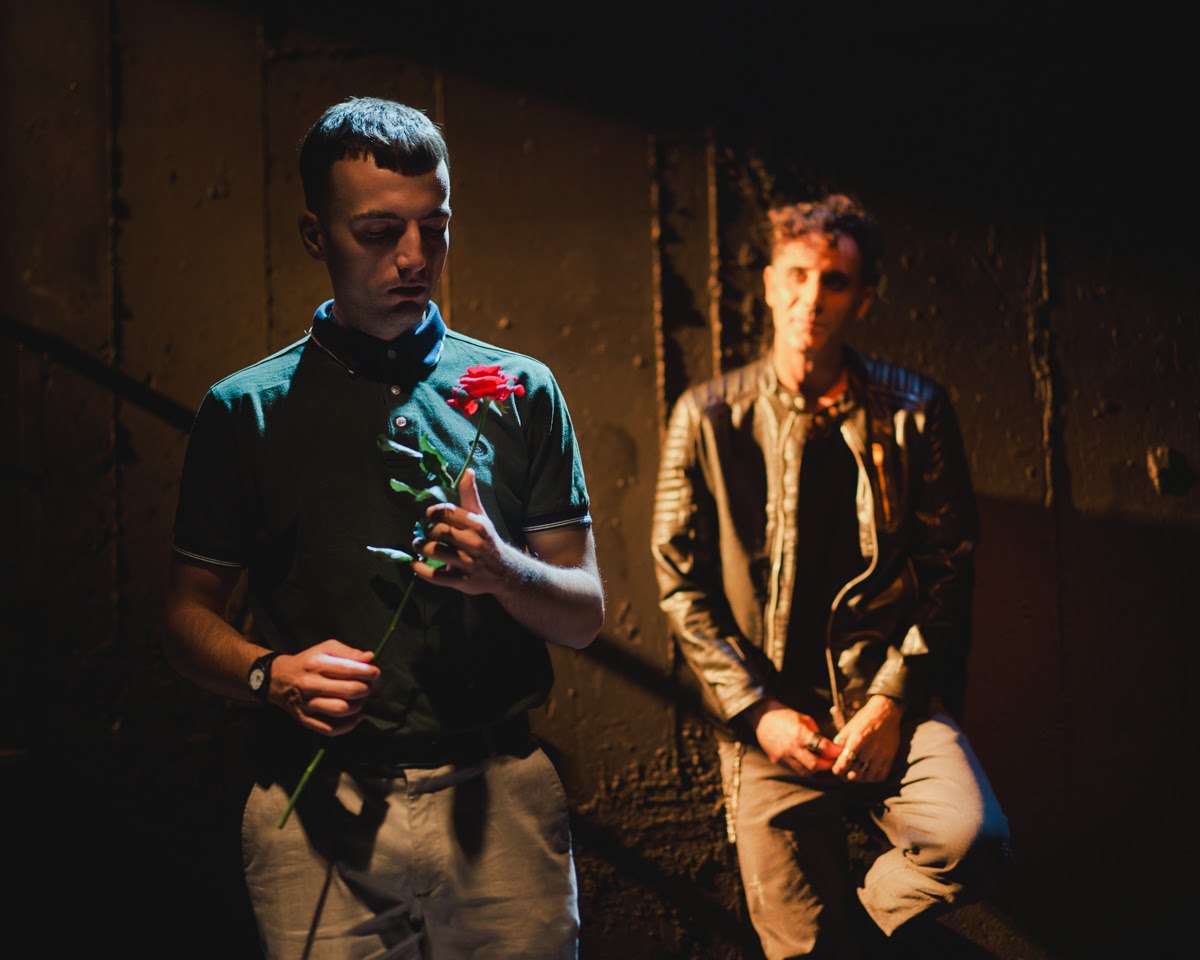 «Αυτόματη Εστίαση»: Το ψυχολογικό θρίλερ επιστρέφει στο θέατρο Αργώ