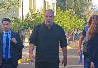 Ελεύθερος ο Βασίλης Μπισμπίκης: Πήρε αναβολή για τις 8 Οκτωβρίου – «Δεν εγκατέλειψα, δεν κρύφτηκα»