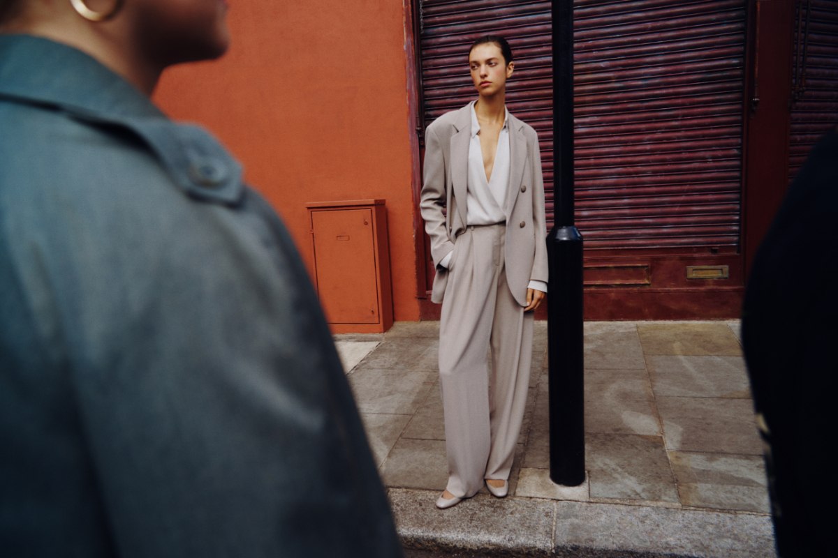 Γκρεζ – Ο Τζόρτζιο Αρμάνι ανακάλυψε ένα δικό του χρώμα