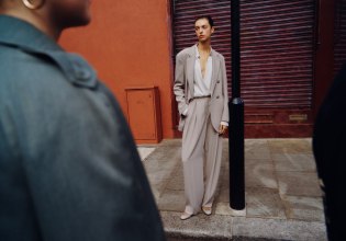 Γκρεζ – Ο Τζόρτζιο Αρμάνι ανακάλυψε ένα δικό του χρώμα